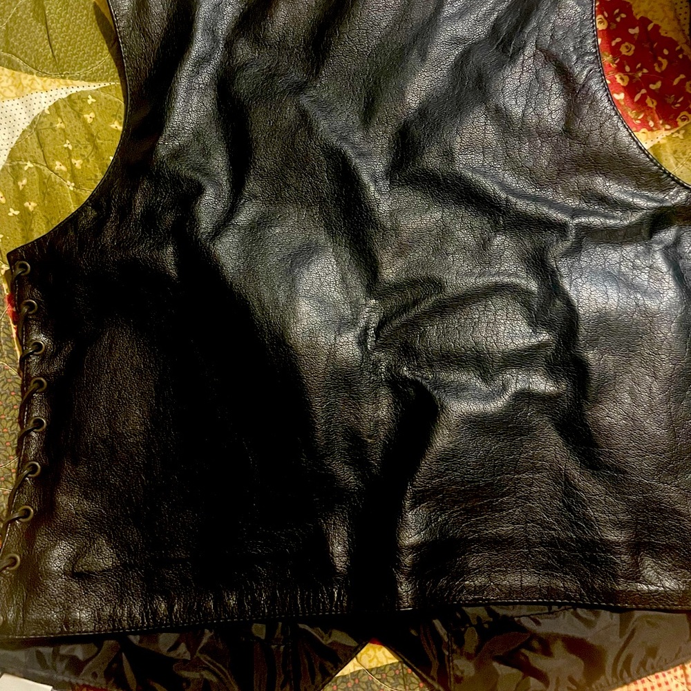 NWT Milwaukee women’s leather riding vest sz large